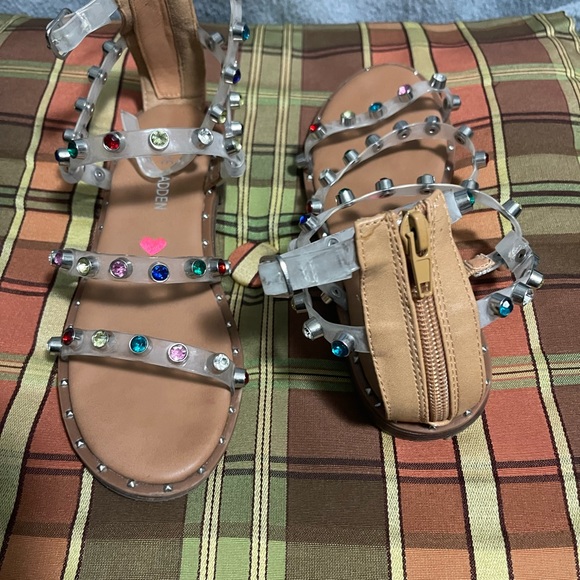 Girls Steve Madden Sandals, Size 1 - Picture 2 of 3